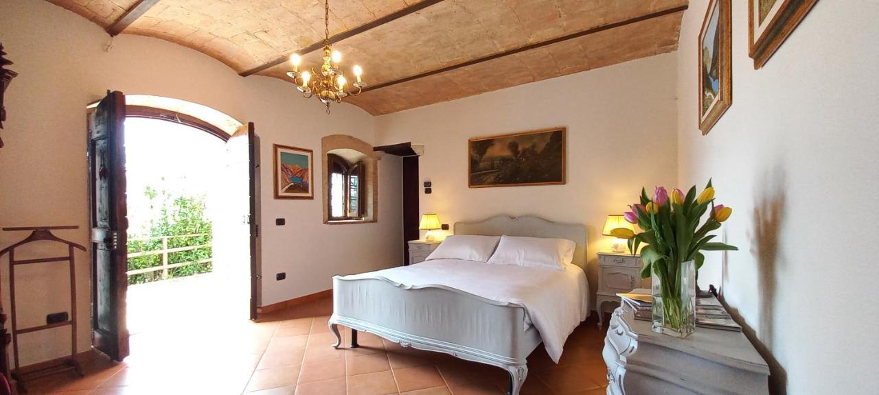 Domus Antiqua Bed & Breakfast スペッロ エクステリア 写真