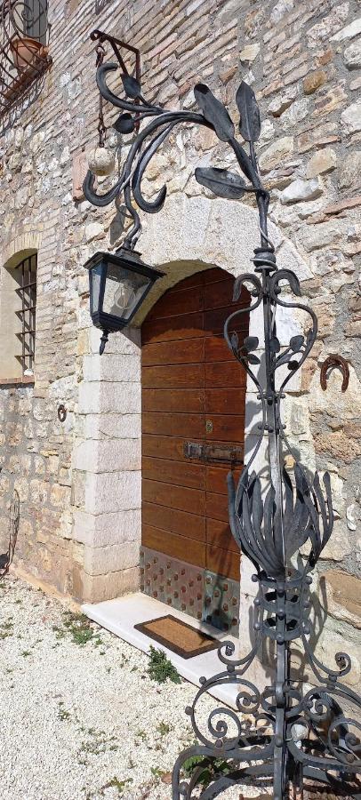 Domus Antiqua Bed & Breakfast スペッロ エクステリア 写真